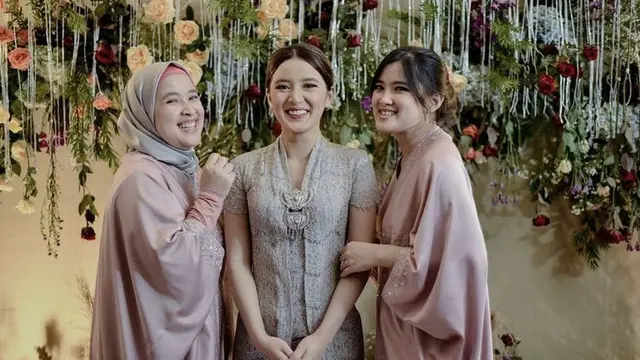 Potret Outfit Rosiana Dewi yang Kini Jadi Mamah Muda
