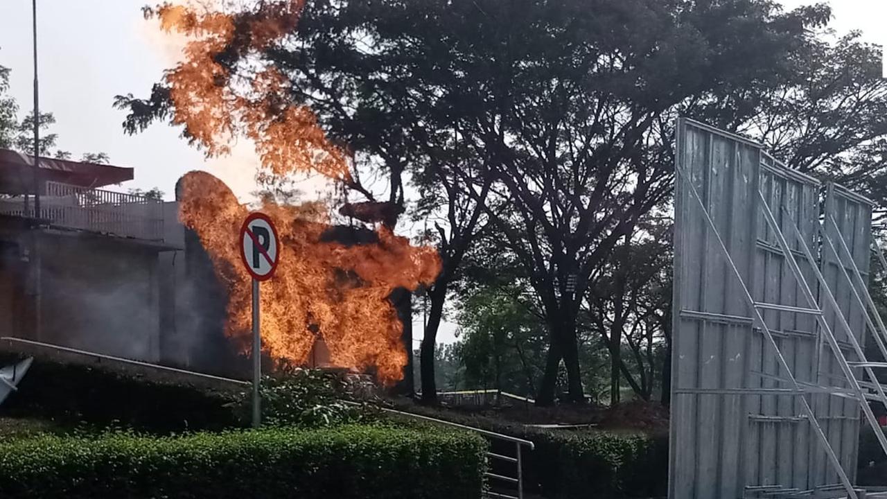 Klaim Tak Ada Ledakan, Semburan Api di Rest Area Km 86 Cipali Masih Menyala
