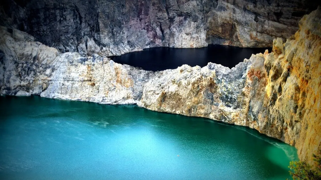 Bintang 5: Manusia Kanibal, Pengorbanan Ayah, Danau Kelimutu