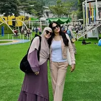 Potret Donna Harun dengan Herfiza. (instagram/donnaharunofficial)