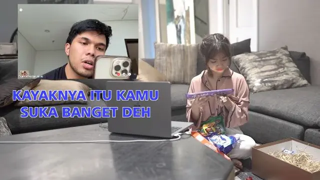 6 Momen Fuji Unboxing Oleh-Oleh Turki dari Thariq Halilintar, Bikin Senyum