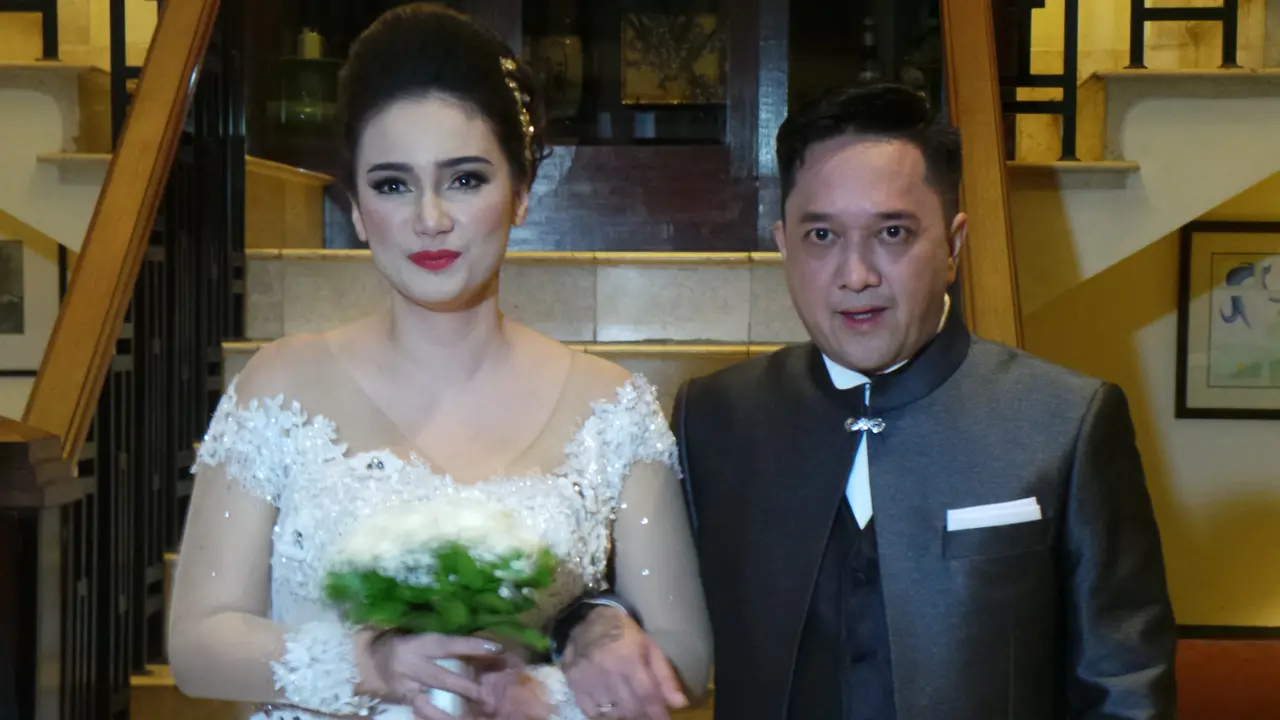 Feby Febiola dan Franky Sihombing