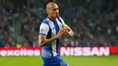 Bek Porto, Maicon melakukan selebrasi usai mencetak gol kegawang Chelsea pada laga Liga Champions di Stadion Dragao, Portugal Rabu (30/9/2015). Porto Menang atas Chelsea dengan skor 2-1. (Reuters/Rafael Marchante)