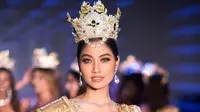 Riskyana Hidayat yang merupakan wakil Indonesia berhasil membawa pulang gelar Miss Aura International 2022. (Tangkapan Layar Instagram/miss_aura_international)