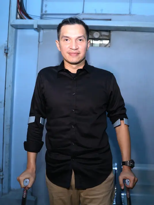 Setelah beberapa saat dan sempat koma, Echon berusaha menghilangkan  dan melawan rasa trauma. Begitu juga dengan rasa sakit yang masih di derita. (Nurwahyunan/Bintang.com)