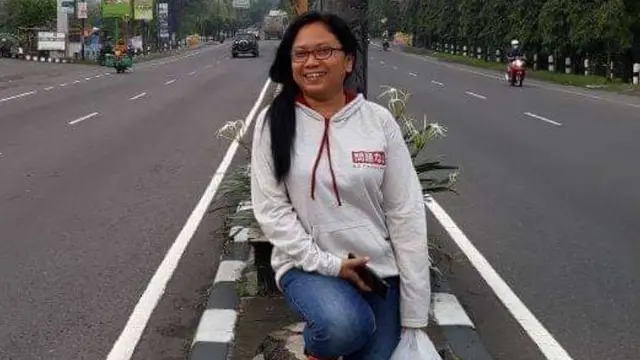 Iin Aprilia, Persikmania, Persik Kediri