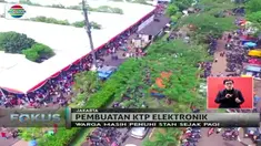 Untuk membuat E-KTP di stan ini, setiap warga cukup membawa surat pengantar yang tercantum barcode serta fotokopi kartu keluarga (KK).