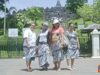 Pengunjung Candi Borobudur Wajib Memakai Batik