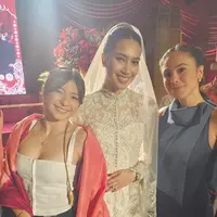 Wulan Guritno dan Putrinya Shaloom Razade saat Kondangan Bersama. [@wulanguritno]