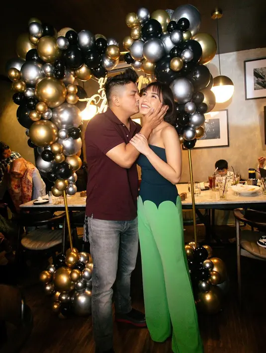 Momen perayaan ulang tahunnya pun dibagikan lewat unggahan di akun Instagram pribadinya. [Instagram/chelseaoliviaa].