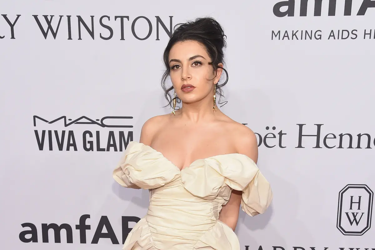 [Bintang] Charli XCX