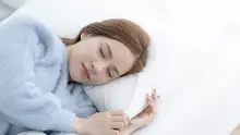 Ilustrasi wanita tidur, bermimpi. (Photo created by Lifestylememory on www.freepik.com)