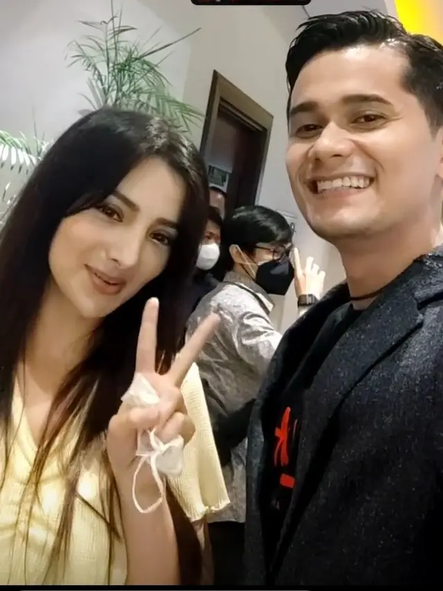 Ferdi Ali dan Sarah Samantha (Foto: Instagram/@ferdiali56)