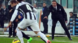 Angelo Alessio kemudian diajak Antonio Conte untuk membantunya di Sienna pada 2010. Sejak saat itu, Conte selalu membawanya ke tempat di mana dia berkarier semisal Juventus, Timnas Italia, hingga Chelsea. (Foto: AFP/Guiseppe Cacace)