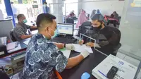 PT Bank Rakyat Indonesia (Persero) Tbk melakukan penyesuaian jam layanan operasional kepada nasabah khusus bulan Ramadan tahun 2021.