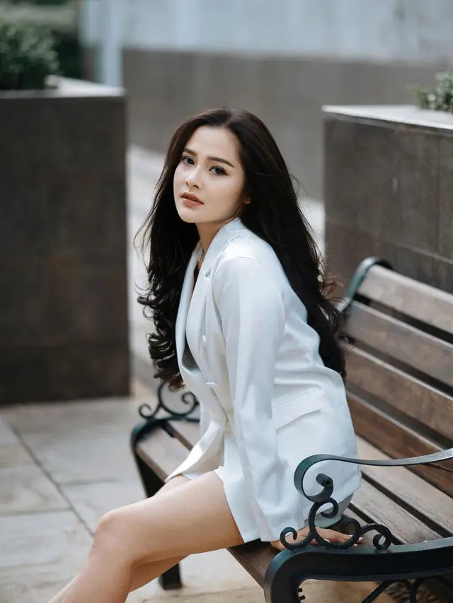 7 Potret Bella Bonita Kekasih Baru Denny Caknan, Sudah Move On dari Happy Asmara