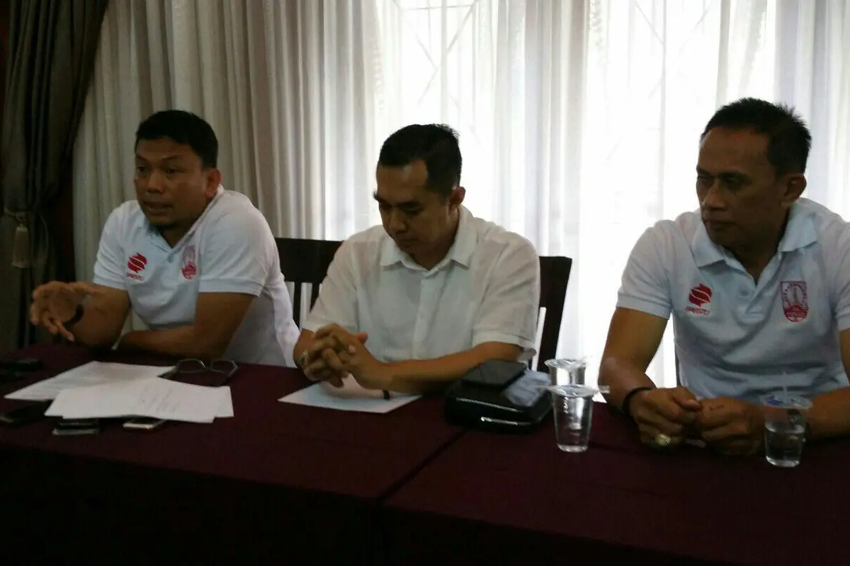Persis Solo