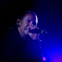 Istri dari mendiang Chester Bennington, Talinda mempunyai kado khusus untuk sang suami yang seharusnya berulang tahun pada 20 Maret nanti. (AFP/PATRICIA DE MELO MOREIRA)