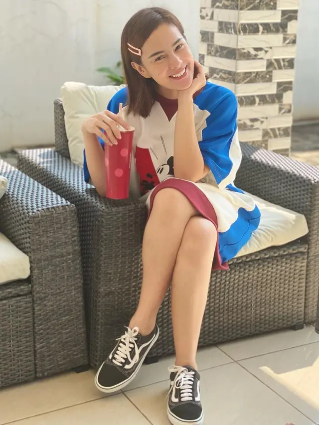 8 Inspirasi Outfit Astrid Tiar yang Playful dan Warna-Warni Layaknya Remaja