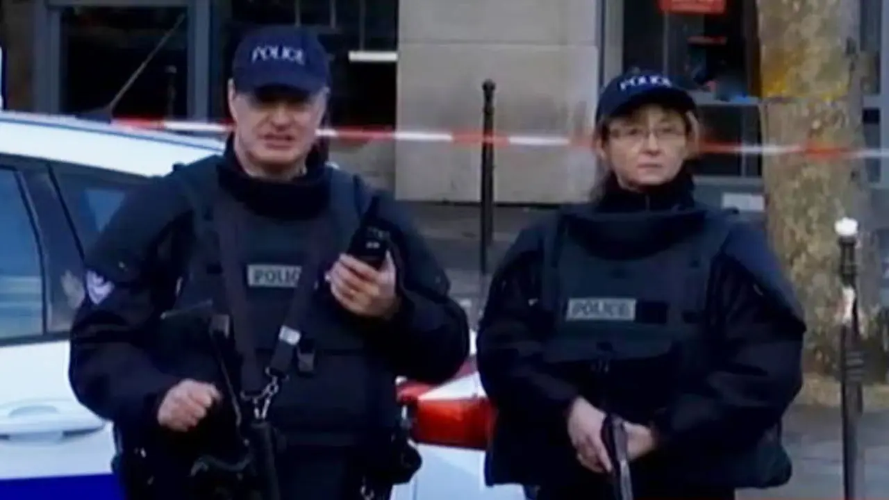 Kebakaran Gudang Onderdil hingga Penyerangan Pos Polisi Paris
