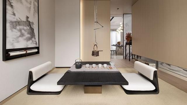 Ruang Makan Lesehan dengan Kursi Panjang