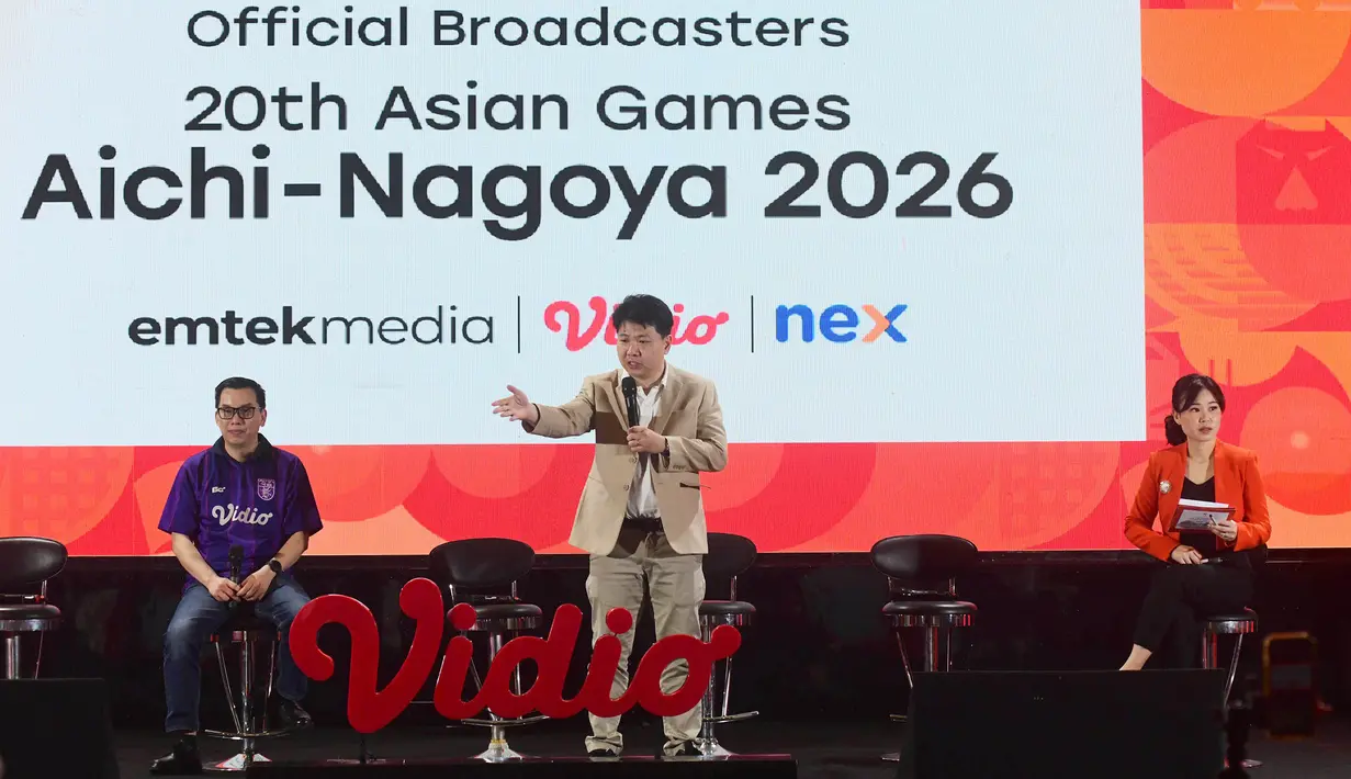 Head of Sports Emtek Media dan CEO Nex Hendy Lim bersama Managing Director Vidio Hermawan Sutanto saat konferensi pers hak siar dan penayangan Asian Games 2026 di Studio Lantai 8 SCTV Tower, Senayan City, Jakarta, Jumat, 4 September 2026. (KLY/ Arie Basuki)
