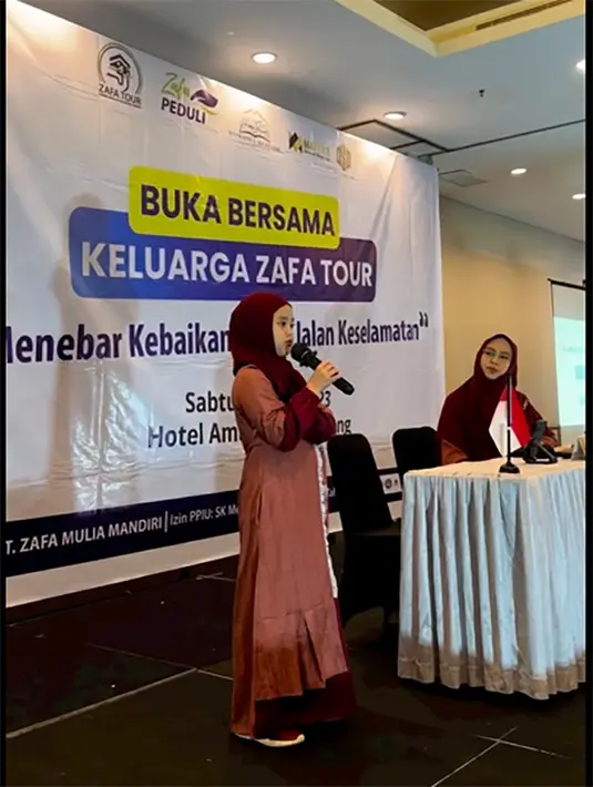 Maryam mengaku selama libur sekolah, akan ikut sang ibu safari dakwah. Saking dekatnya dengan anak, adik  Oki menyebutnya sebagai Anak rasa bestie. "Selama liburan sekolah, kakak @maryam_nusaibah_abdullah mau ikut Umma safari dakwah terus katanyaMaryam yang sudah sembilan tahun, bercita-cita menjadi ustazah, pengusaha dan Youtuber. Maryam tidak hanya hafal Al Quran, tapi juga fasih bahasa Arab, Inggris.. Kalau kata @riaricis1795 , anak rasa bestie," tulis Oki Setiana Dewi. [Instagram/okisetianadewi]