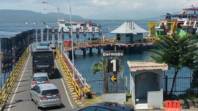 PT ASDP Indonesia Ferry (Persero) mencatat peningkatan signifikan jumlah penumpang dan kendaraan yang menyeberang dari Pulau Bali ke Pulau Jawa hingga H-4 Lebaran 2025. (Foto: ASDP Indonesia)