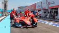 Hasil FP1 Formula E Jakarta: Susul Menyusul, Oliver Rowland Jadi yang Tercepat