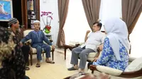 Wakil Presiden Jusuf Kalla atau JK bertemu Fahrul Amin di rumah dinas Wapres. (Merdeka.com)