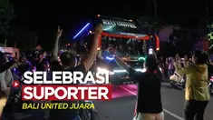 Berita video suporter sempat melakukan selebrasi di luar stadion setelah Bali United dipastikan menjadi juara BRI Liga 1 2021/2022, Sabtu (26/3/2022) dinihari WIB.