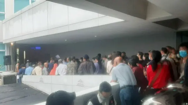 Antrian calon penerima vaksinCovid-19 di Riau di salah satu hotel Pekanbaru.