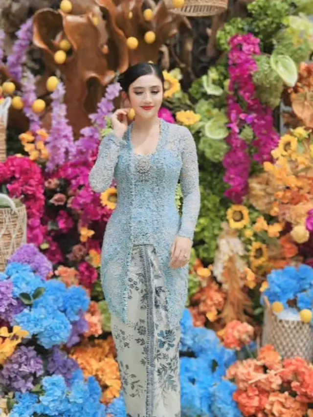 Tampilan Febby Rastanty saat siraman jelang pernikahan.