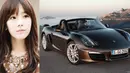 Taeyeon harus merogoh kocek yang dalam saat ia membeli Sport Porsche Boxster. Mobil yang bentuknya indah ini sekitar Rp 883 juta. (Foto: koreaboo.com)