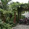 10 Desain Kanopi Samping Rumah untuk Area Penyimpanan Motor yang Aman dan Estetik