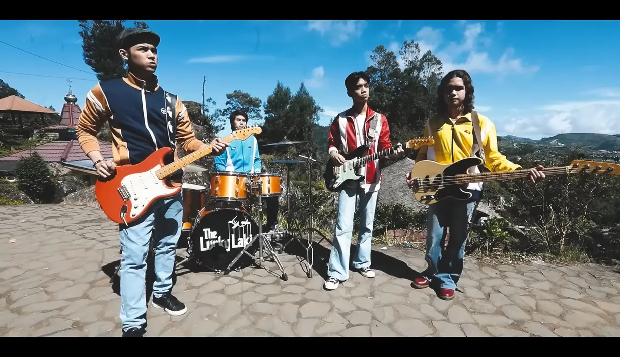 Mereka baru saja merilis Pantaskah sebagai single terbaru. Sudah dengar karya teranyar mereka? [Instagram @theluckylakiofficial]