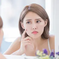 Ketahui yuk cara aman menghilangkan noda hitam bekas jerawat.
