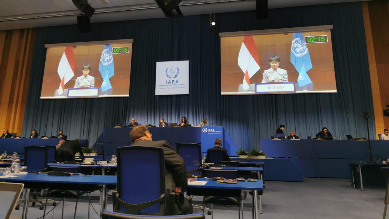 Peserta General Conference (GC) ke-64 IAEA di Wina, Austria (21/09/22) saat menyaksikan pernyataan dari Menteri Luar Negeri RI, Retno Marsudi yang disampaikan secara virtual (Photo credit: Kementerian Luar Negeri RI/Kemlu.go.id)