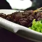 Sate rusa, salah satu menu andalan berbahan dasar daging rusa di restoran Tiger Cave.