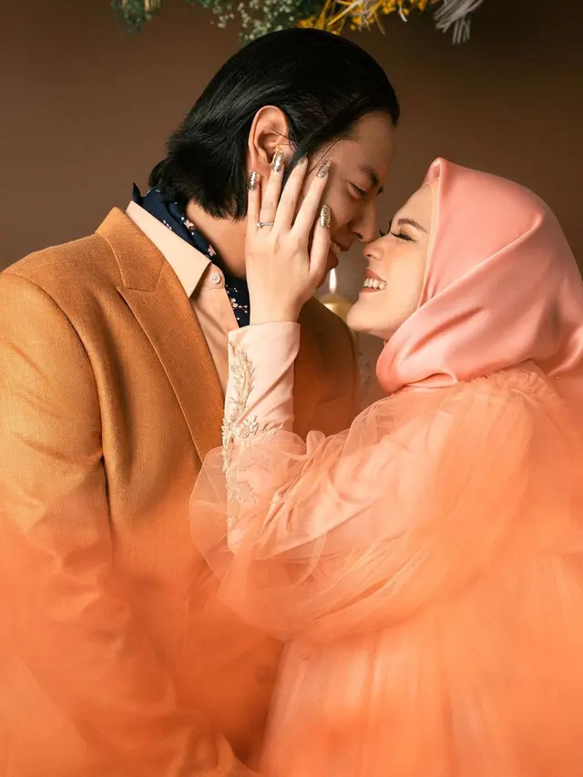 Cut Meyriska dan Roger Danuarta. (Foto: Instagram @cutratumeyriska)