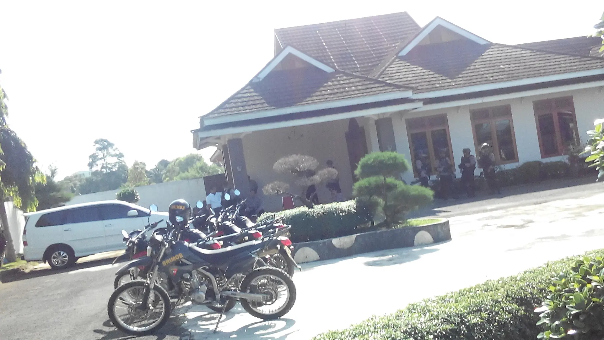 KPK menggelar rekonstruksi di rumah Gubernur Bengkulu (Liputan6.com/ Yuliardi Hardjo Putro)