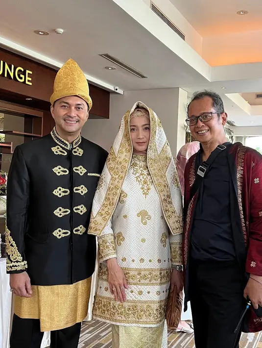 Desy Ratnasari [Foto: Instagram/desyratnasariterdepan]