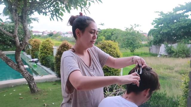 Jadi Botak, Ini 7 Momen Celine Evangelista Cukur Stefan William