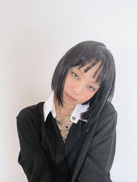 Namun ternyata banyak juga yang menganggap Jennie mirip dengan karakter lain bernama Nanno.  (Instagram @jennierubyjane)