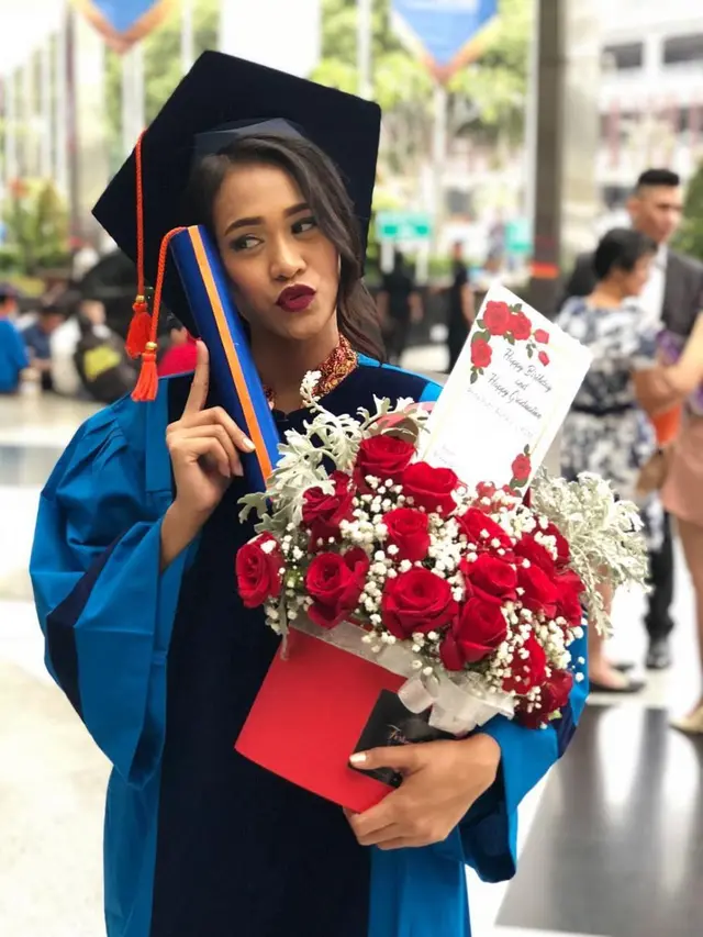 Potret Prita Aunalal Asisten Baru Nia Ramadhani yang Curi Perhatian