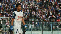 Utam Rusdiana cleansheet saat Arema melawan Madura United, Senin (17/9/2018) di Stadion Kanjuruhan, Kab. Malang. (Bola.com/Iwan Setiawan)