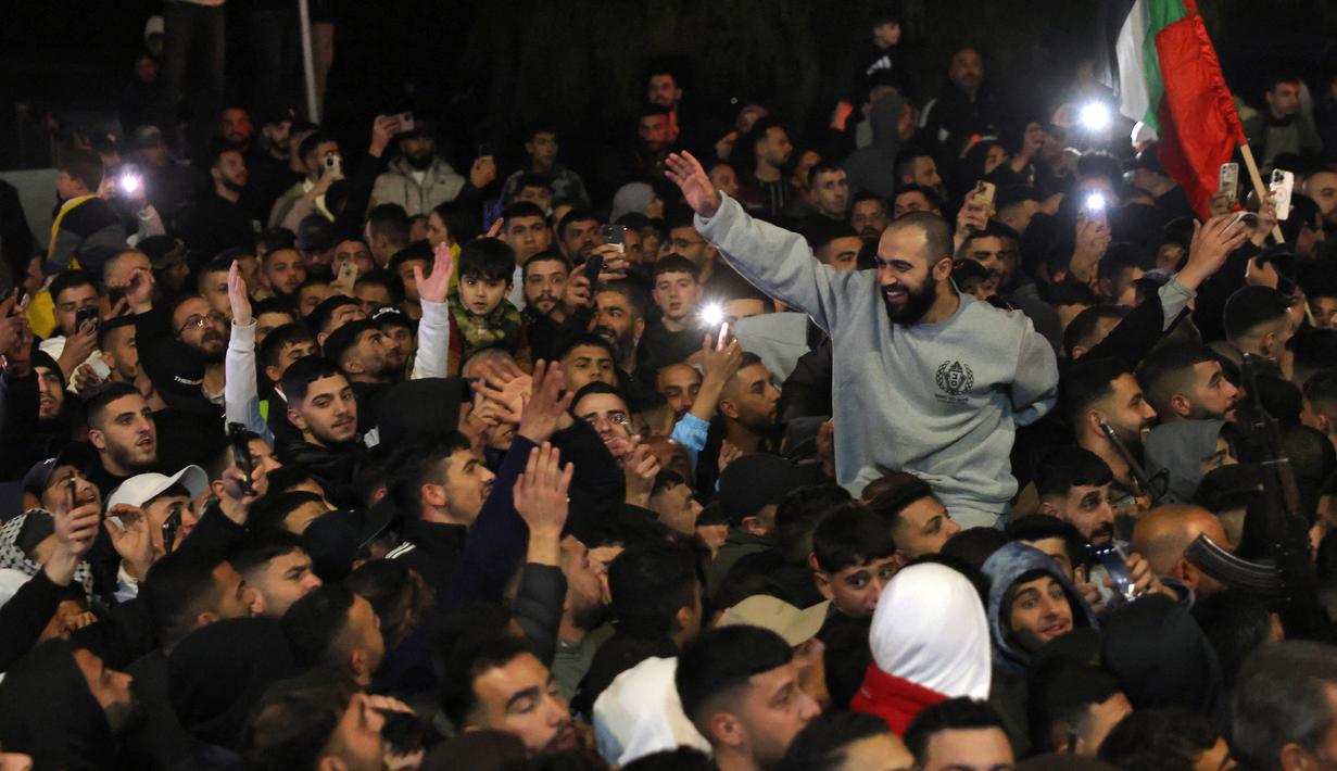 Pertukaran tahanan pada Kamis (30/1/2025) waktu setempat itu merupakan ketiga kalinya selama perjanjian gencatan senjata diberlakukan. (Ahmad GHARABLI/AFP)