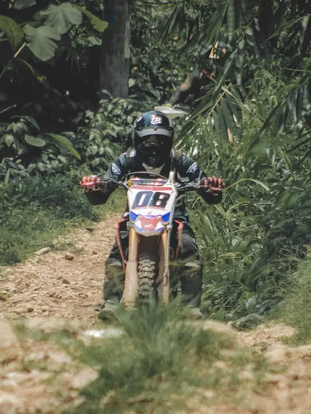 8 Potret Judika Pertama Kali Ikut Main Motor Trail, Jadi Pengalaman Seru