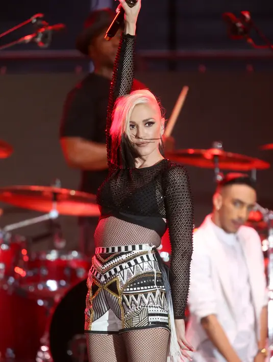 Bagaimana tidak, sosok Gwen Stefani yang selalu merias wajahnya dengan makeup yang super ekstra ketika dirinya tampil dihadapan publik. (AFP/Bintang.com)