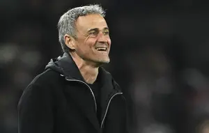 Luis Enrique Paling Cocok Latih Manchester United Jika Michael Carrick Dipecat
